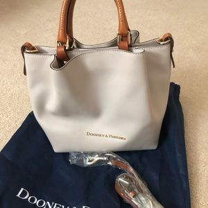 Dooney & Bourke City Small Barlow